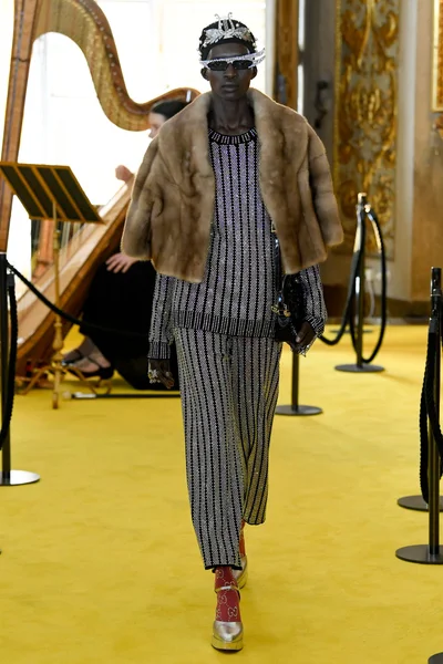 Look 64